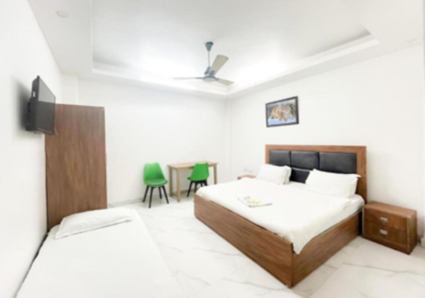 Kerala Home-5Mint From Hazrat Nizammudin Railway Station New Delhi Extérieur photo